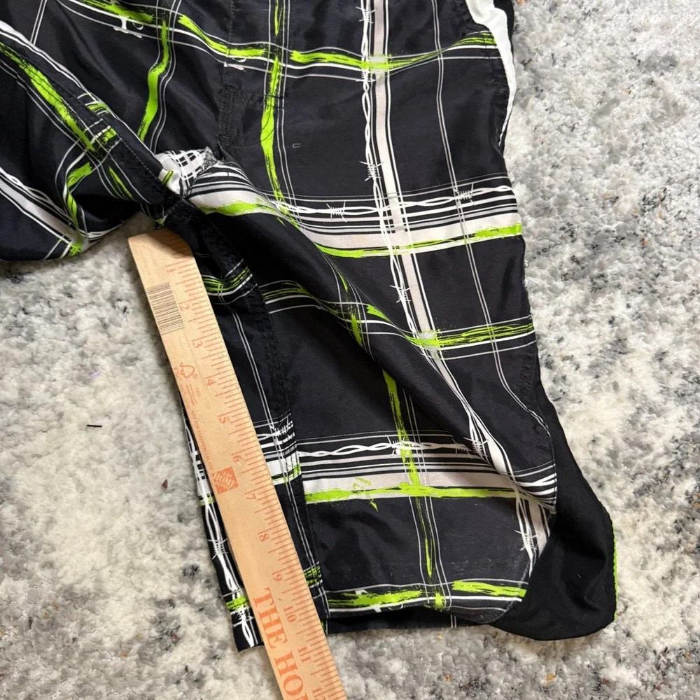 ZeroXposur Mens Board Shorts Black Green‎ Plaid Barbed Wire Swim Trunks M 10/12